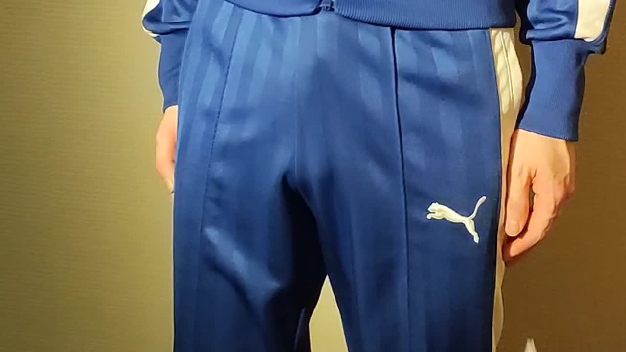 ジャージ フェチ ﾀﾞｲｼﾞｪｽﾄ】PUMA 青×白サイド_ジャージ上下_着衣オナ_裾絞り_ホッピング_平成デザイン - FC2 Vídeo Adulto
